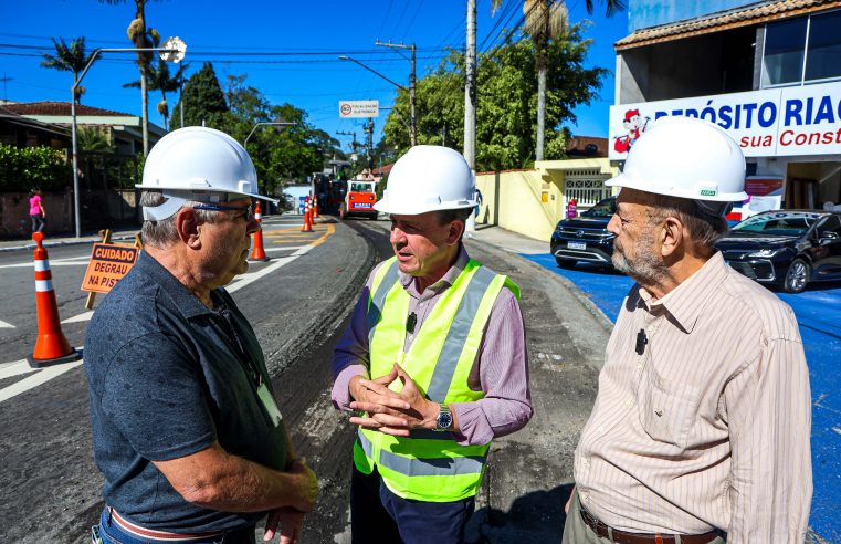 SÃO BERNARDO DÁ INÍCIO A RECAPEAMENTO NA ESTRADA DO RIO ACIMA, REGIÃO DO RIACHO GRANDE