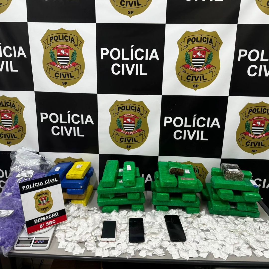 POLÍCIA CIVIL APREENDE GRANDE QUANTIDADE DE DROGAS EM CASA NO PARQUE SÃO BERNARDO