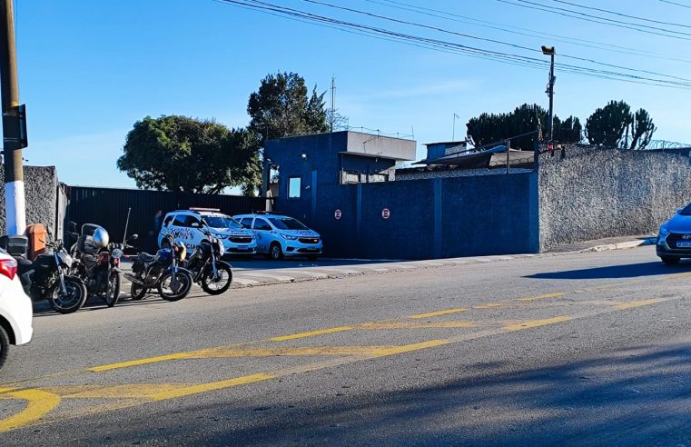 BANDO INVADE TRANSPORTADORA DE SÃO BERNARDO, FAZ 9 REFÉNS E ROUBA CARRO DE LUXO