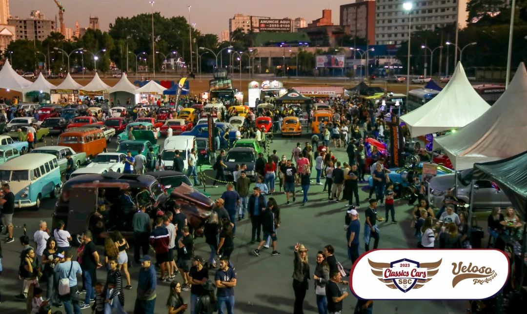 PAÇO MUNICIPAL RECEBE ENCONTRO DE CARROS ANTIGOS