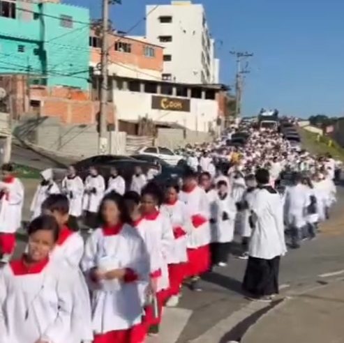 26ª CAMINHADA DA PAZ HOMENAGEIA PADRE LEO COMMISSARI