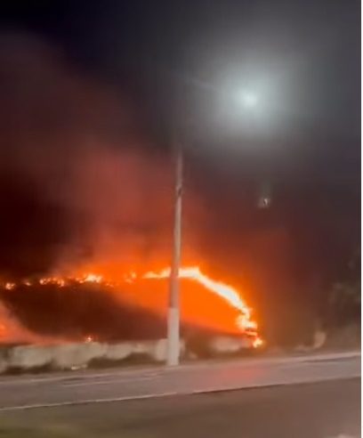 INCÊNDIO ATINGE VEGETAÇÃO PERTO DO CARREFOUR DEMARCHI