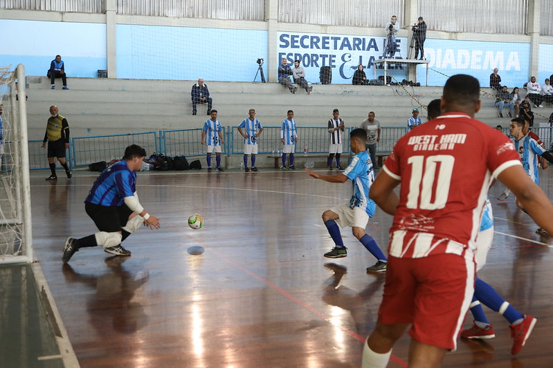 DUAS PARTIDAS DEFINEM OS FINALISTAS DA COPA DIADEMA DE FUTSAL NESTE DOMINGO