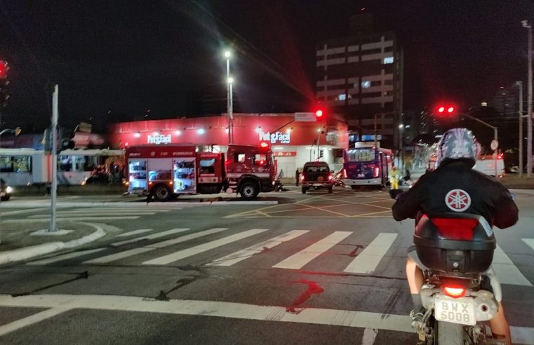 GRAVE ACIDENTE ENTRE MOTOCICLETA E ÔNIBUS NA AVENIDA FARIA LIMA EM SÃO BERNARDO