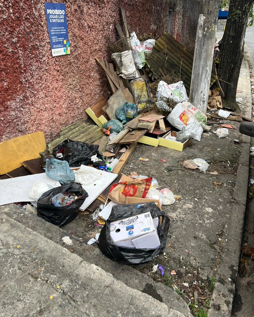 MORADORES DO JARDIM DO LAGO BUSCAM CONSCIENTIZAÇÃO DA POPULAÇÃO EM DESCARTE DE LIXO IRREGULAR NA RUA