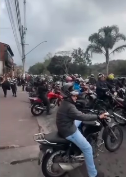 MOTOCICLISTAS PRESTAM ÚLTIMA HOMENAGEM A COLEGA VÍTIMA DE ACIDENTE DE TRÂNSITO EM RIBEIRÃO PIRES