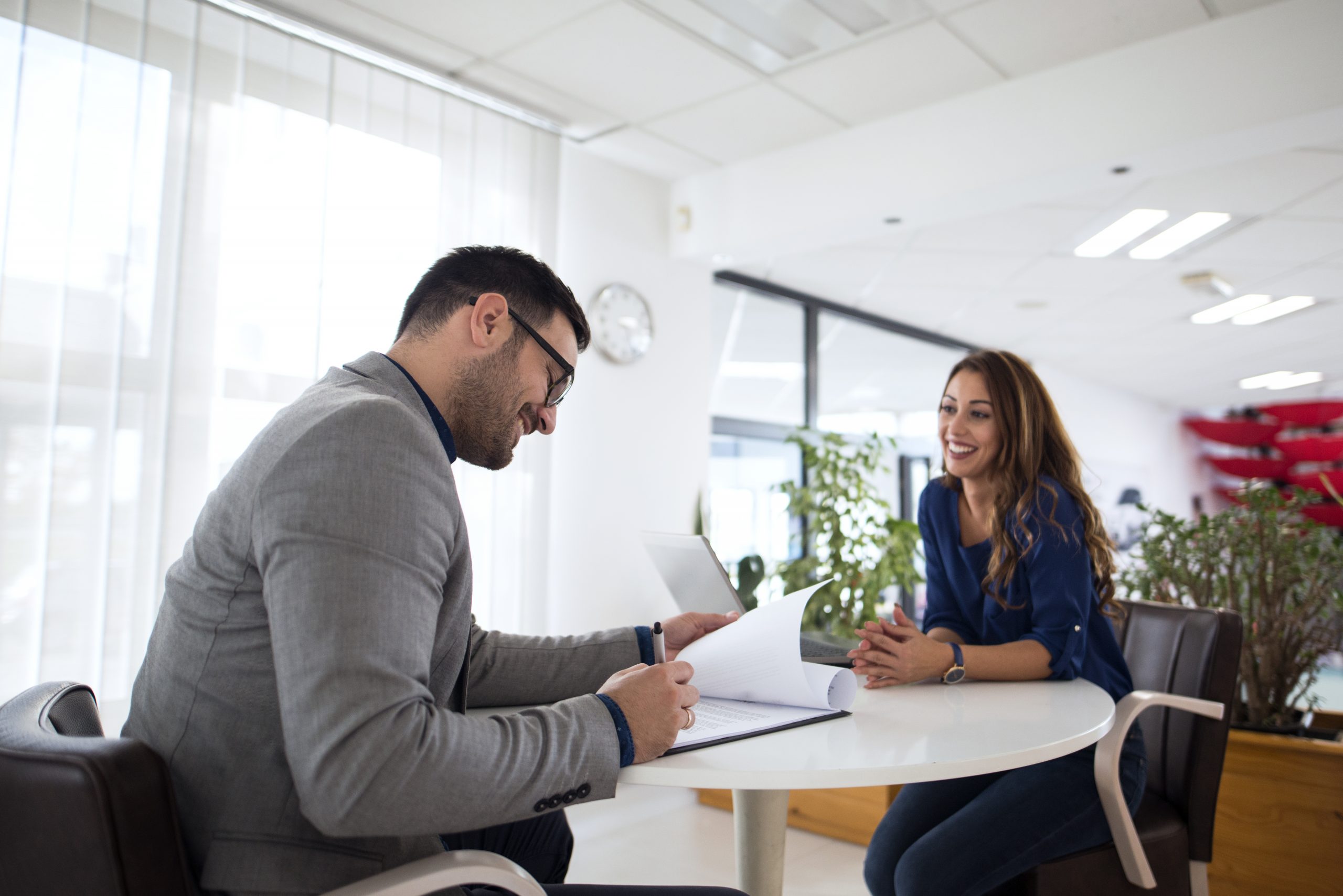 CANDIDATOS PERDEM OPORTUNIDADES DE EMPREGO DEVIDO A ERROS SIMPLES NO CURRÍCULO