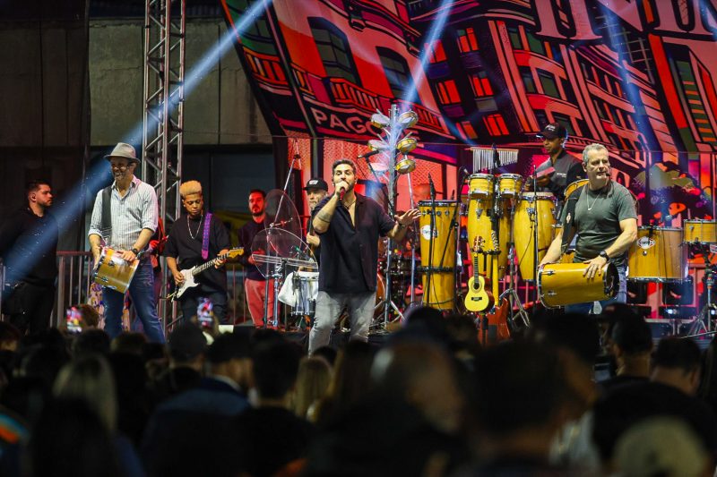 FESTA DE 471 ANOS DE SÃO BERNARDO ATRAI 10 MIL PESSOAS À ESPLANADA DO PAÇO