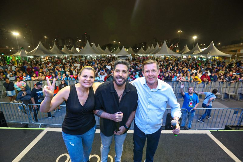 FESTA DE 471 ANOS DE SÃO BERNARDO ATRAI 10 MIL PESSOAS À ESPLANADA DO PAÇO