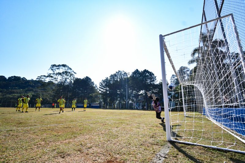 SÃO BERNARDO CONCLUI MODERNIZAÇÃO DO CAMPO DE FUTEBOL DO BAIRRO DOS FINCO