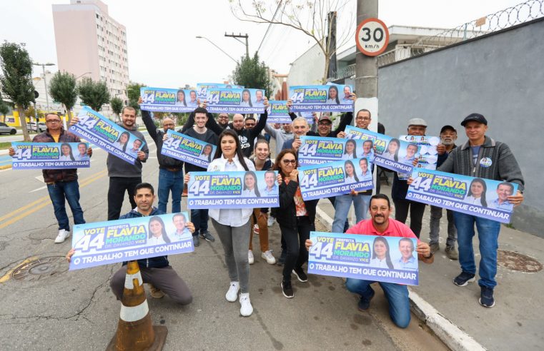 FLÁVIA MORANDO REALIZA ADESIVAÇO E DIVULGA PROPOSTAS EM SÃO BERNARDO