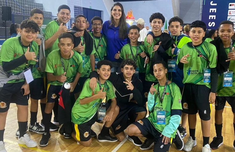 ALUNOS DE ESCOLA ESTADUAL DE SÃO BERNARDO CONQUISTAM VICE-CAMPEONATO DE FUTSAL-14 NOS JOGOS ESCOLARES