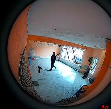 VÍDEO MOSTRA CRIMINOSO INVADINDO E FURTANDO CASA NO JARDIM INDEPENDÊNCIA