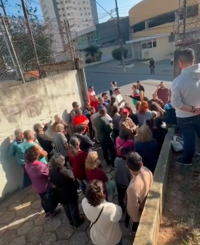 MORADORES PROTESTAM CONTRA MUDANÇAS NO CREC BAETINHA, PREFEITO GRAVA VÍDEO GARANTINDO MANUTENÇÃO DO ESPAÇO