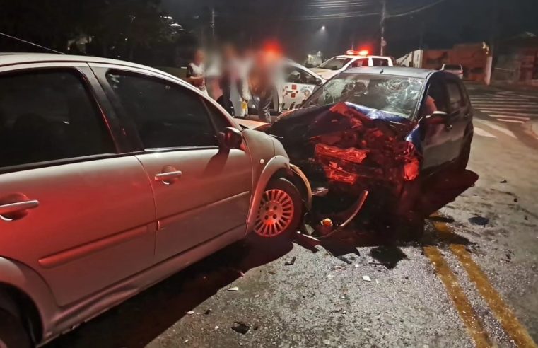 ACIDENTE ENTRE DOIS VEÍCULOS NO JARDIM REPRESA DEIXA FERIDOS