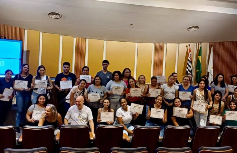 ONG ADOTE UM CIDADÃO REALIZA A FORMATURA DE 70 ALUNOS NA CÂMARA MUNICIPAL DE SÃO BERNARDO