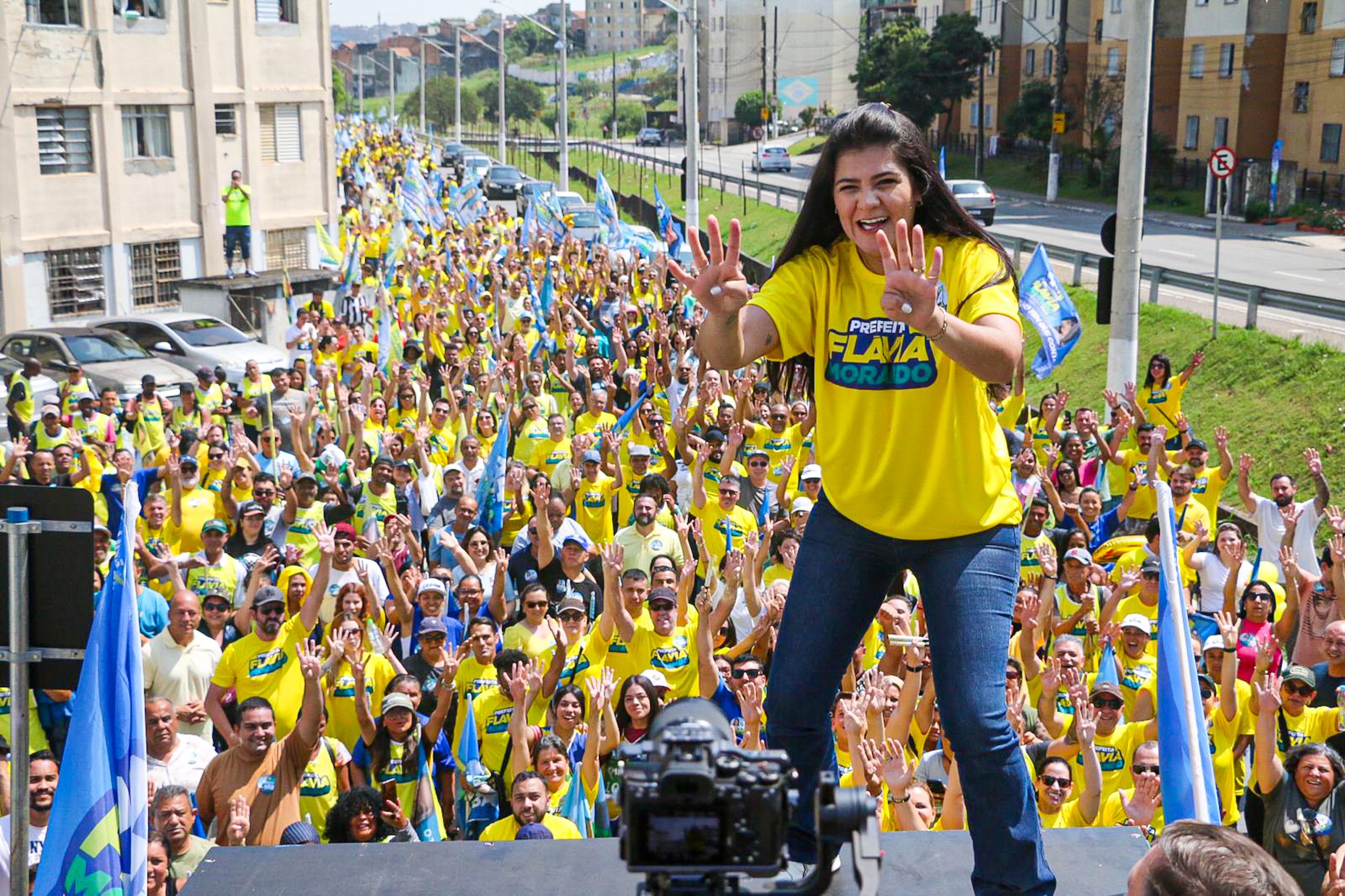 CAMINHADA DE FLÁVIA MORANDO REÚNE 3 MIL PESSOAS NO TRÊS MARIAS