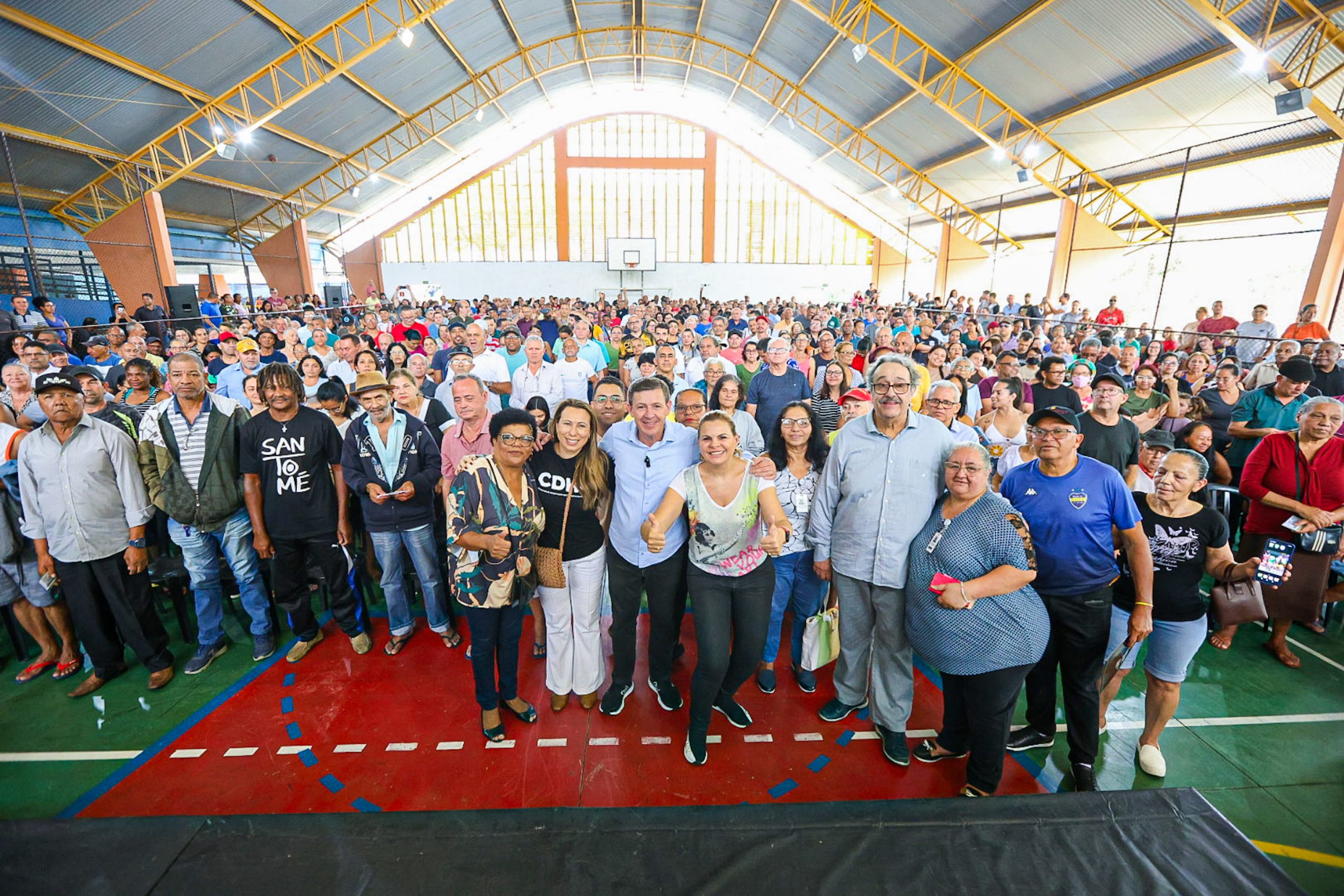 PREFEITURA DE SÃO BERNARDO ENTREGA 1.800 ESCRITURAS A MORADORES DO JARDIM CALUX