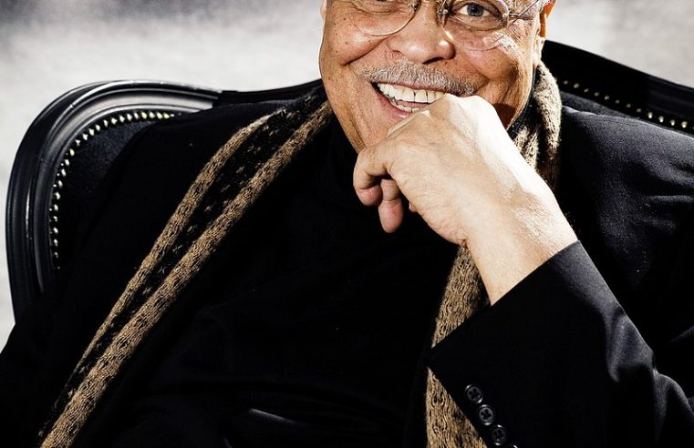 MORRE AOS 93 ANOS JAMES EARL JONES, A VOZ DE DARTH VADER E MUFASA