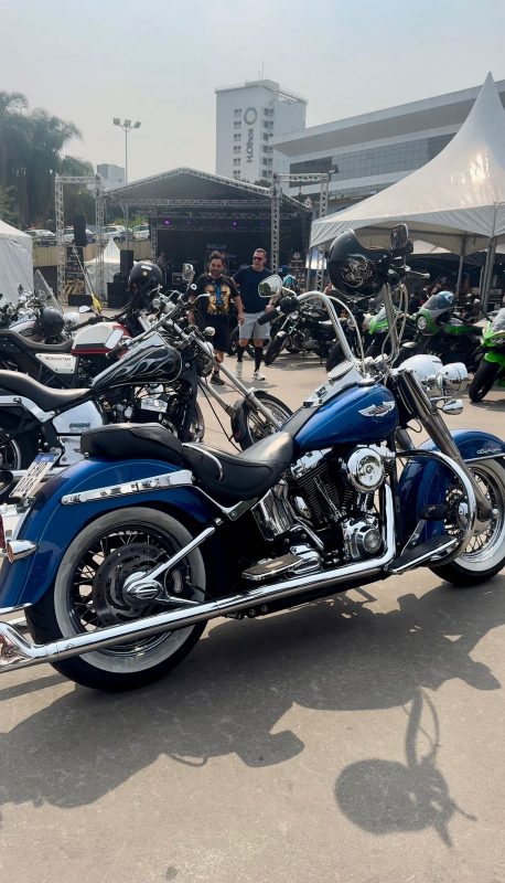 PAÇO MUNICIPAL RECEBE EVENTO DE MOTOCICLISMO COM PROGRAMAÇÃO MUSICAL