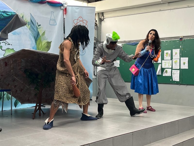 COFIP ABC LEVA TEATRO SOBRE SUSTENTABILIDADE A ESCOLAS DA REGIÃO