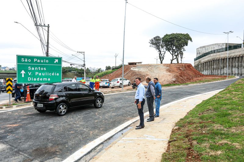 PREFEITO ORLANDO MORANDO INAUGURA NOVO ACESSO AO KM 16 DA ANCHIETA