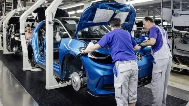 VOLKSWAGEN DEVE FECHAR PELO MENOS TRÊS FÁBRICAS NA ALEMANHA E PLANEJA MILHARES DE DEMISSÕES