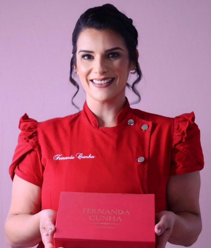 EX-SECRETÁRIA MUDA DE PROFISSÃO E FATURA R$ 25 MIL POR MÊS VENDENDO DOCES FINOS EM SÃO BERNARDO