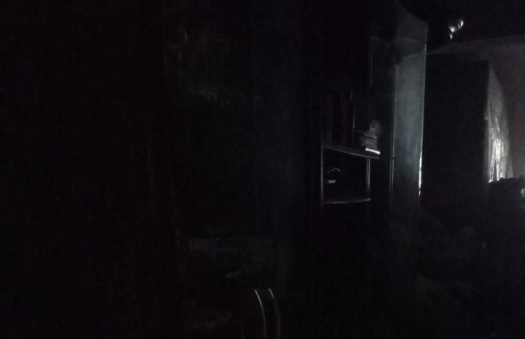 APAGÃO AFETA RUA VISCONDE DE ARARUAMA, NO JARDIM SILVINA