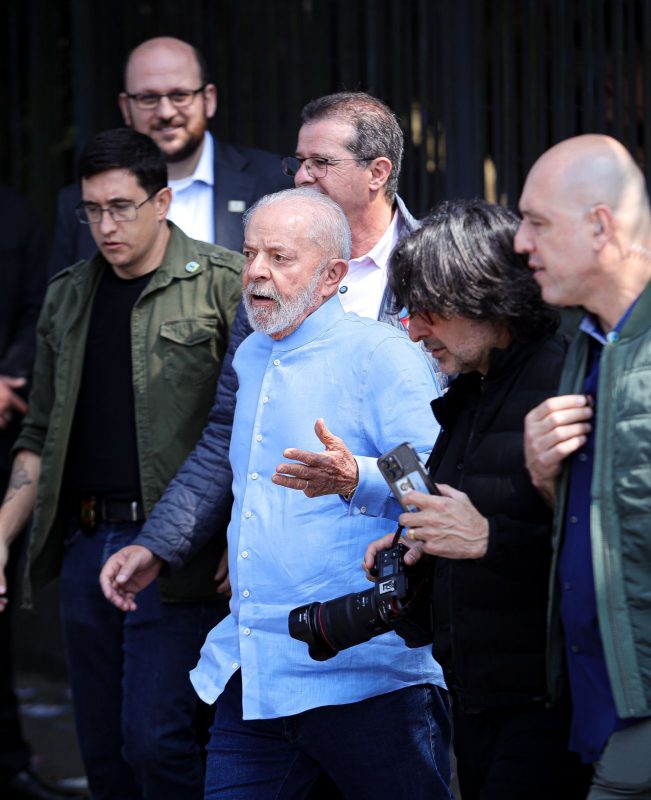 LULA VOTA EM SÃO BERNARDO E PEDE VOTOS PARA CANDIDATOS DO ABC