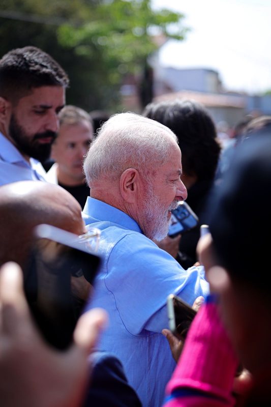 LULA VOTA EM SÃO BERNARDO E PEDE VOTOS PARA CANDIDATOS DO ABC