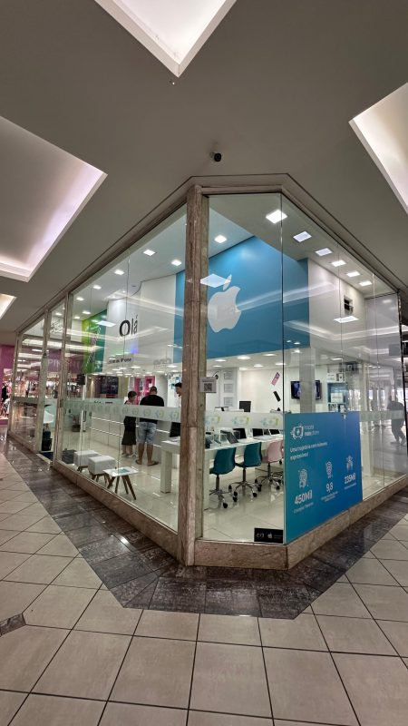 IPHONE: LOJA ESPECIALIZADA EM APPLE NO SHOPPING DO CORAÇÃO COMPLETA 10 ANOS DE HISTÓRIA