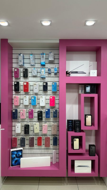 IPHONE: LOJA ESPECIALIZADA EM APPLE NO SHOPPING DO CORAÇÃO COMPLETA 10 ANOS DE HISTÓRIA