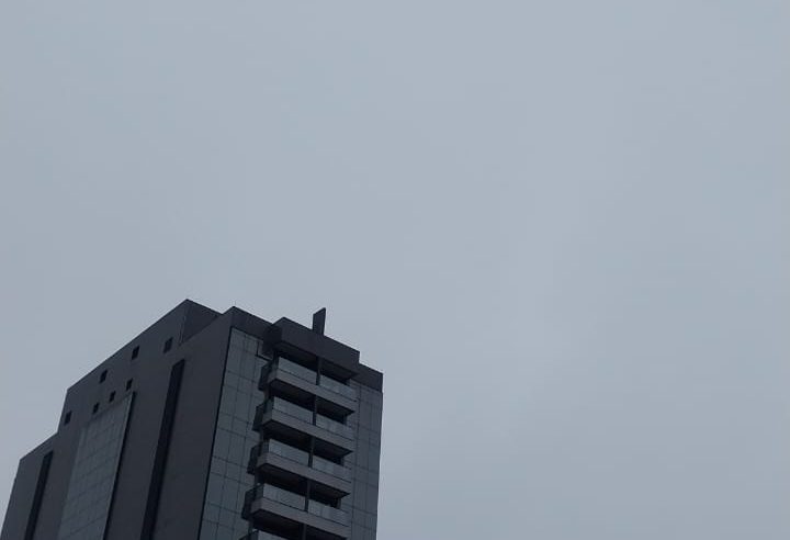 PARTE DA RUA MARECHAL DEODORO ESTÁ SEM ENERGIA ELÉTRICA; RUDGE RAMOS TAMBÉM TEM APAGÃO