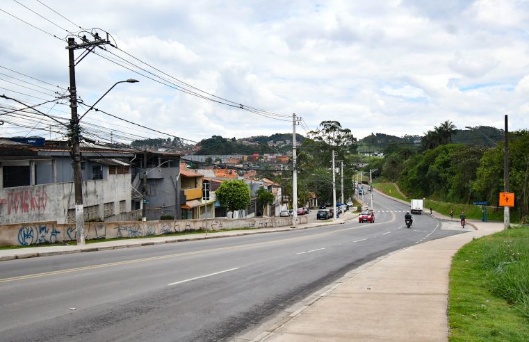 OBRAS DE ALARGAMENTO DA ESTRADA PONEY CLUB NO GRANDE ALVARENGA SÃO ENTREGUES