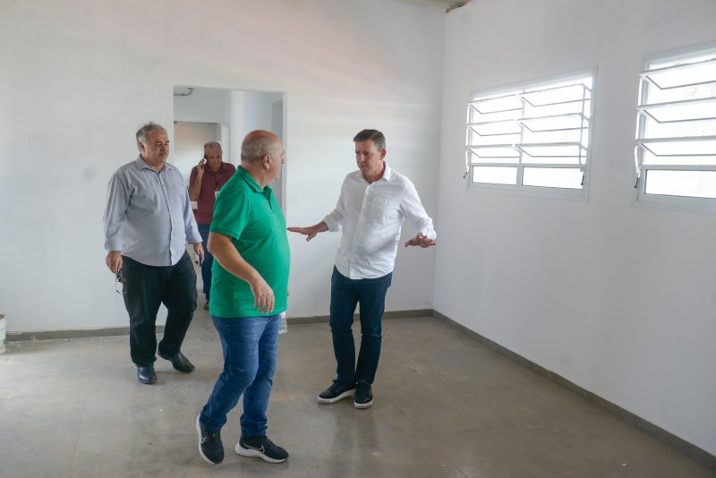 PREFEITO ORLANDO MORANDO VISTORIA ETAPA FINAL DE OBRAS DO CAMPO DE FUTEBOL DO NOVA PETRÓPOLIS