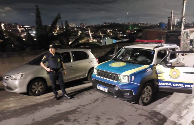 GCM DE SÃO BERNARDO LOCALIZA VEÍCULO ROUBADO EM SANTO ANDRÉ