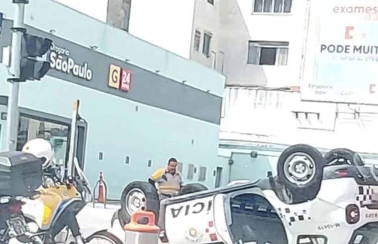 EM SANTO ANDRÉ, VIATURA DA PM CAPOTA APÓS COLISÃO COM CARRO