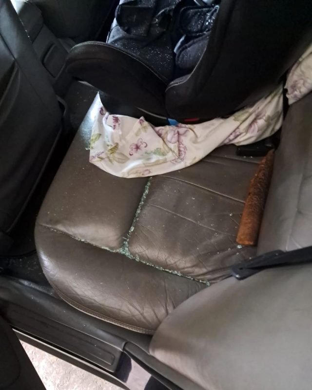 INTOLERÂNCIA NO TRÂNSITO: APÓS COLISÃO, CAMINHONEIRO DESTRÓI CARRO DE PASTOR COM PEDAÇO DE PAU
