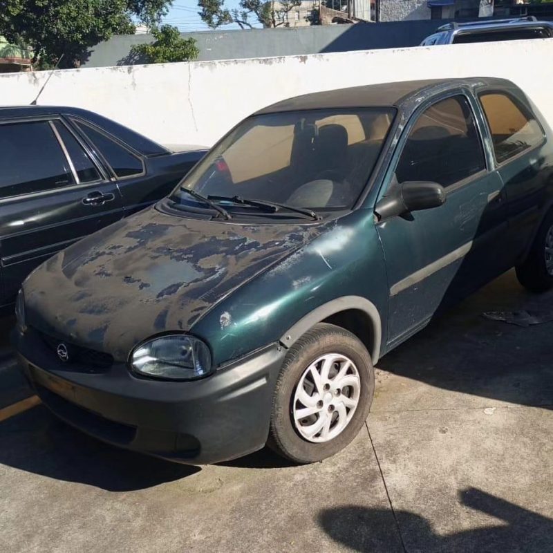 MORADOR DE SANTO ANDRÉ CUSTOMIZA CORSA 1998 E IMPRESSIONA COM RESULTADO