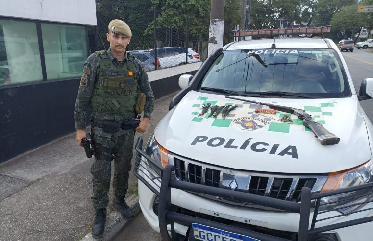 POLÍCIA AMBIENTAL PRENDE CAÇADOR E DESTRÓI ARMADILHAS EM PARANAPIACABA