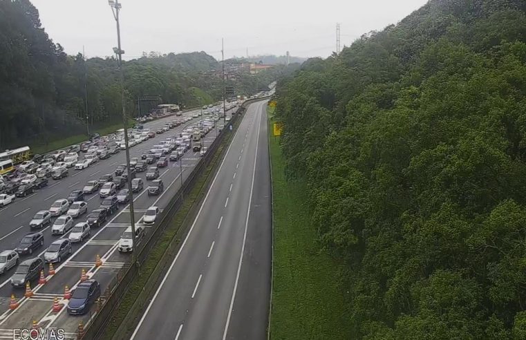 SISTEMA ANCHIETA-IMIGRANTES TEM TRÁFEGO LENTO NESTA SEXTA-FEIRA DE FERIADO