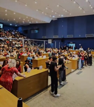 MULHERES EMPREENDEDORAS SÃO HOMENAGEADAS NA CÂMARA DE SÃO BERNARDO COM PRESENÇA DE CAROL PAIFFER E DELEGADA SECCIONAL KELLY SACCHETTO