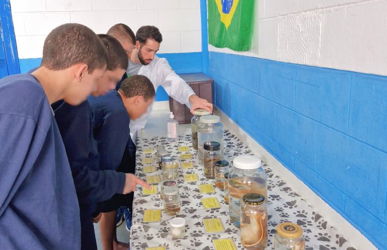 JOVENS DA FUNDAÇÃO CASA DE SÃO BERNARDO PARTICIPAM DE PALESTRA INTERATIVA SOBRE ZOONOSES