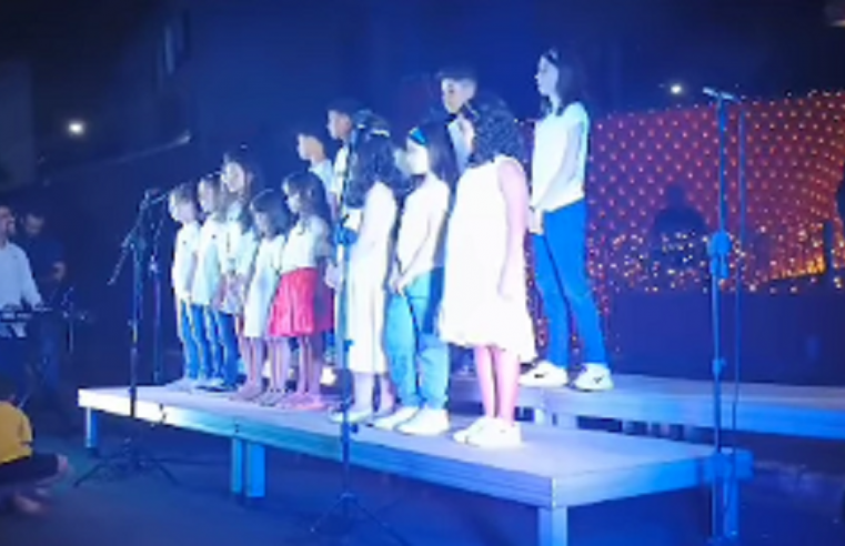 CRIANÇAS REALIZAM CANTATA DE NATAL EM SÃO BERNARDO