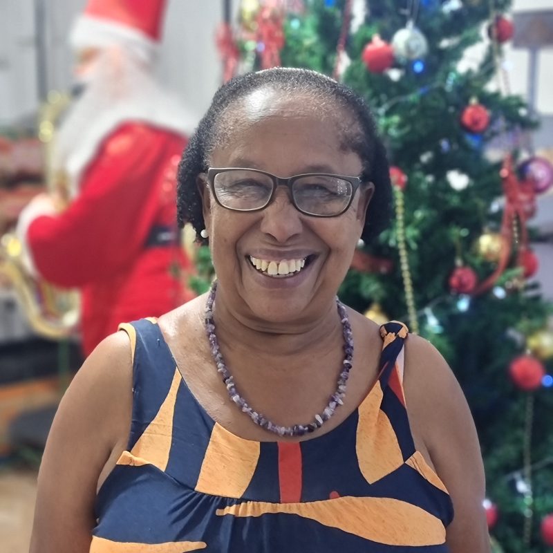 DONA ONOFRA ILUMINA O BOTUJURU E LEVA NATAL SOLIDÁRIO A 180 CRIANÇAS