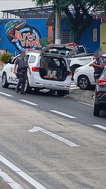 MOTORISTA EMBRIAGADO É PRESO APÓS COLIDIR COM CAMINHÃO DE LIXO NO RUDGE RAMOS