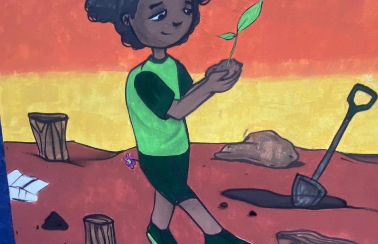 ALUNOS DE ESCOLA ESTADUAL PARTICIPAM DA RESTAURAÇÃO DE MURAL NA SCANIA EM SÃO BERNARDO