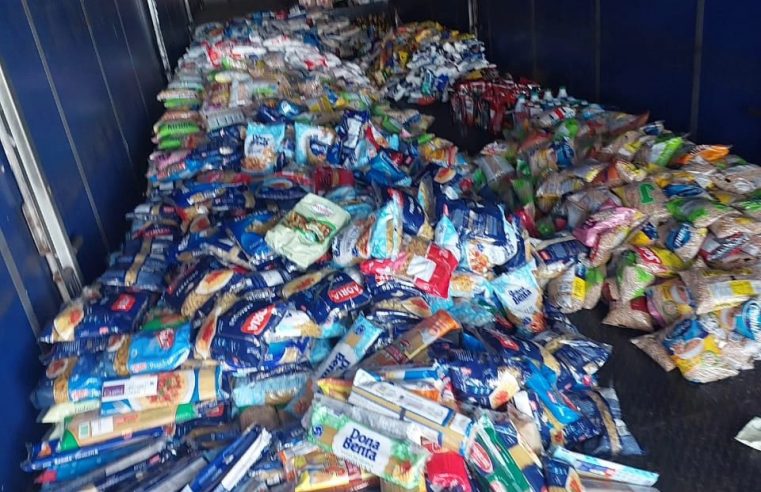 SOLIDARIEDADE: ENCONTRO DE CARROS CLÁSSICOS NO PÁTIO DA VOLKS ATRAI 10 MIL PESSOAS E ARRECADA 8 TONELADAS DE ALIMENTOS