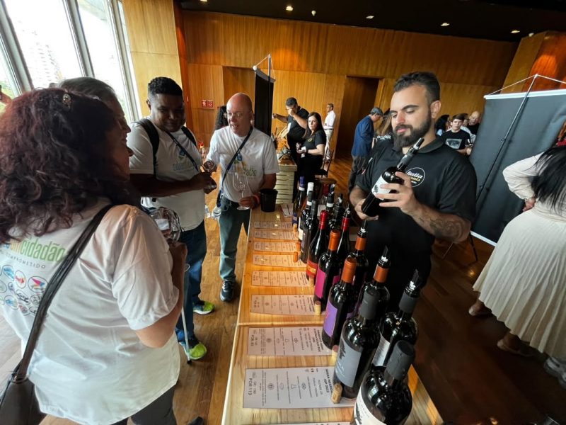 ONG DE SÃO BERNARDO PROMOVE EXPERIÊNCIA SENSORIAL ÚNICA PARA PESSOAS COM DEFICIÊNCIA VISUAL